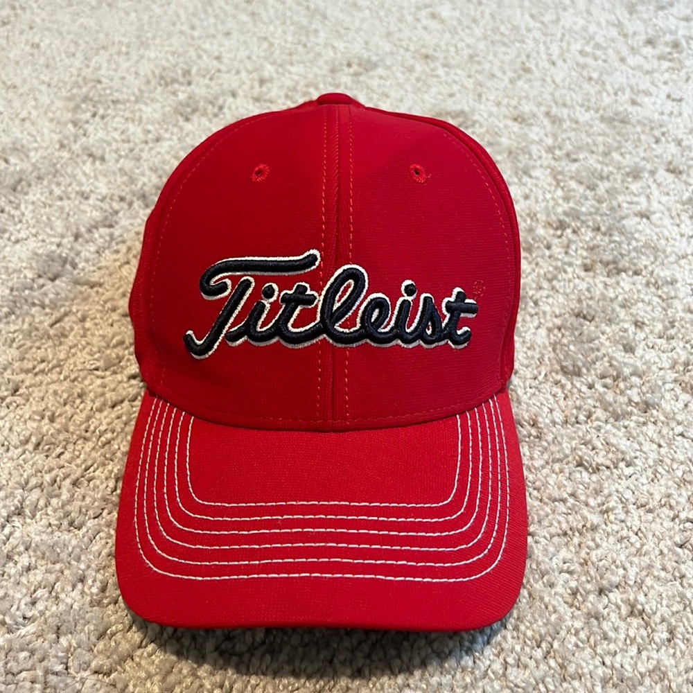 Titleist Red hat. St. Louis logo on side. M/L